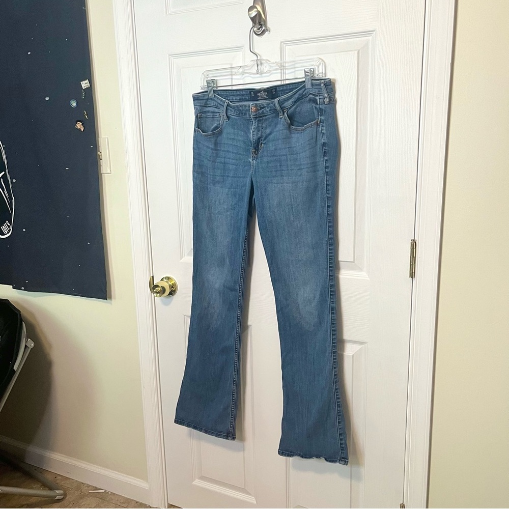 ✧･ﾟhollister classic low rise flare jeans